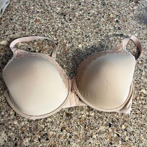 36 DDD tan nude bra no size or brand tag used as shown